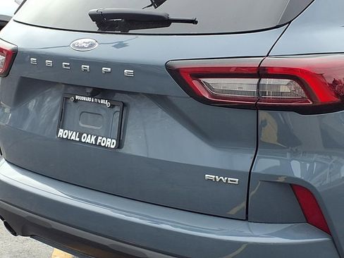 Used 2023 Ford Escape ST-Line image 6