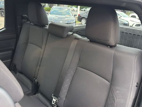 Certified 2025 Toyota Tacoma SR5 AWD/4WD image 30