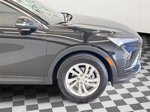 Used 2025 Buick Envista Preferred image 8