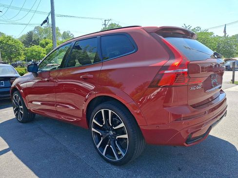 Certified 2025 Volvo XC60 B5 Ultra AWD/4WD image 4