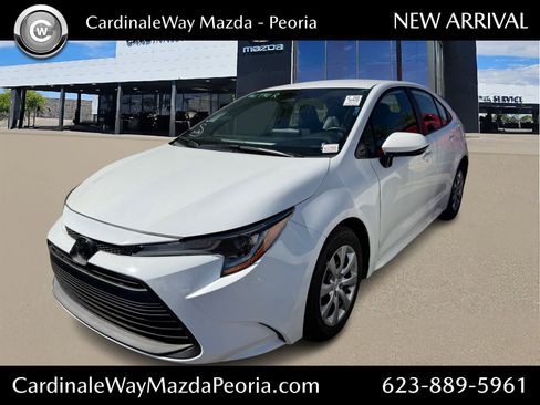Used 2025 Toyota Corolla LE image 1