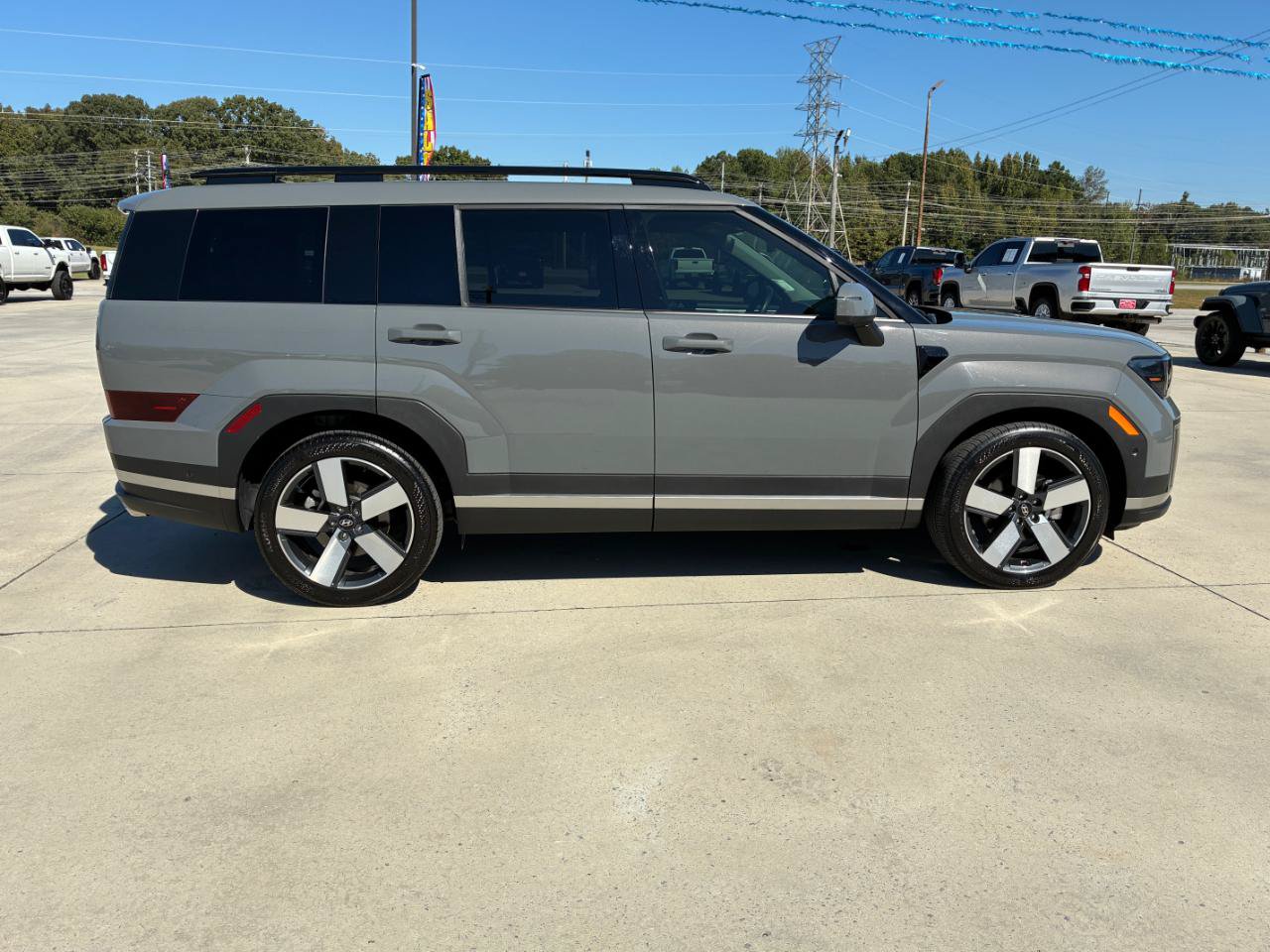 Used 2024 Hyundai Santa Fe Limited FWD image 5