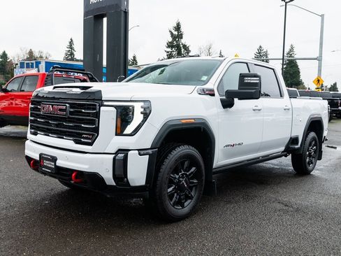 Used 2024 GMC Sierra 2500 AT4 w/ Technology Package image 3