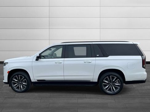 Used 2023 Cadillac Escalade ESV Sport Platinum AWD/4WD image 2