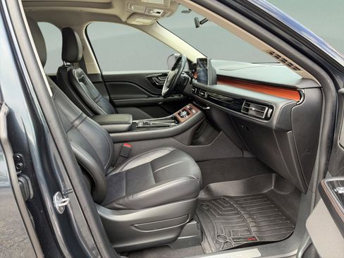 Used 2024 Lincoln Aviator Reserve w/ Equipment Group 201A image 19