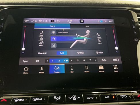Used 2023 Jeep Wagoneer 4WD w/ Premium Group I image 18