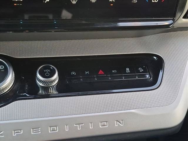 Used 2025 Ford Expedition Max Active AWD/4WD image 13