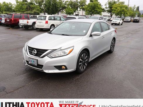 Used 2018 Nissan Altima 2.5 SV FWD image 1