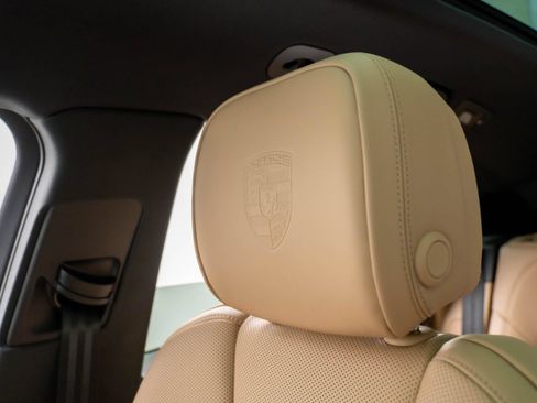 Certified 2026 Porsche Macan AWD/4WD image 29