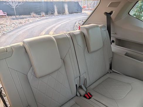 Used 2025 Volkswagen Atlas SEL Premium R-Line image 20