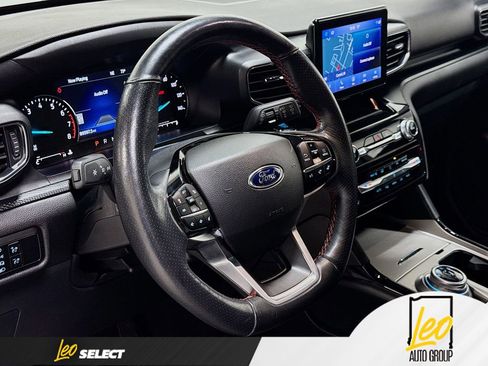 Used 2023 Ford Explorer ST-Line w/ Class IV Trailer Tow Package image 11