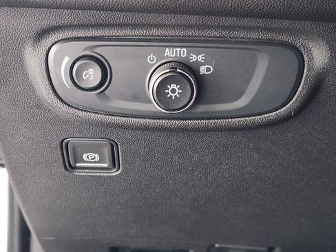 Used 2024 GMC Terrain SLE FWD image 20