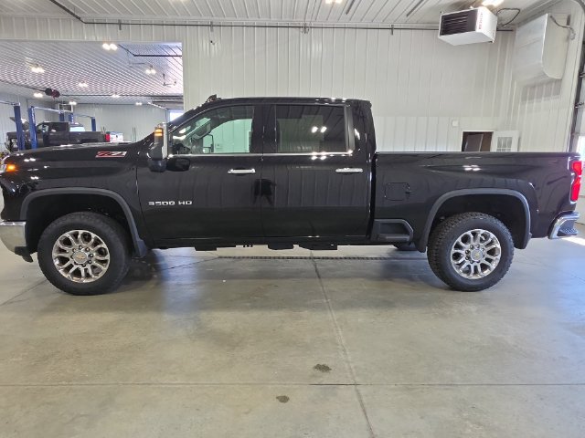 Used 2025 Chevrolet Silverado 3500 LTZ w/ LTZ Premium Package AWD/4WD image 5