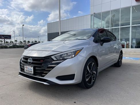 New 2025 Nissan Versa SR w/ Trunk Package image 6