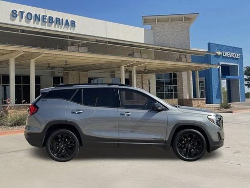 Used 2020 GMC Terrain SLE w/ Elevation Edition FWD image 4