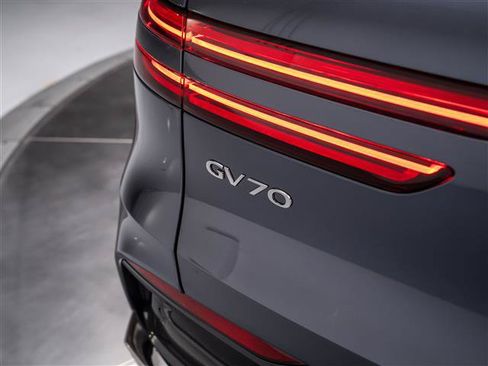 New 2026 Genesis GV70 2.5T Advanced AWD/4WD image 15
