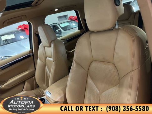 Used 2012 Porsche Cayenne AWD/4WD image 10