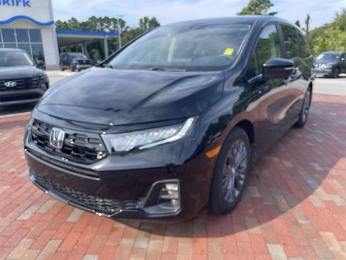Used 2025 Honda Odyssey Touring image 1