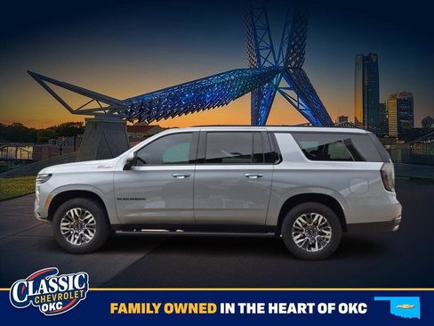 Used 2025 Chevrolet Suburban Z71 w/ Z71 Off-Road Package AWD/4WD image 4