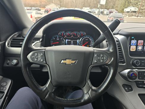 Used 2018 Chevrolet Suburban LT w/ Luxury Package image 14