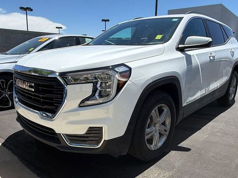 Used 2022 GMC Terrain SLE w/ Driver Convenience Package AWD/4WD image 4