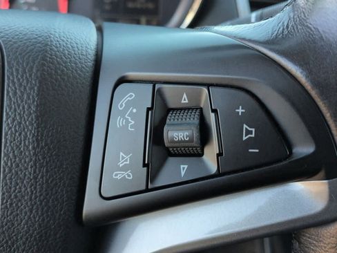 Used 2022 Chevrolet Trax LT w/ LT Convenience Package image 23