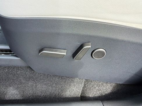 Used 2024 Tesla Model Y Long Range image 10