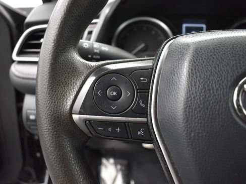 Used 2021 Toyota Camry LE image 11