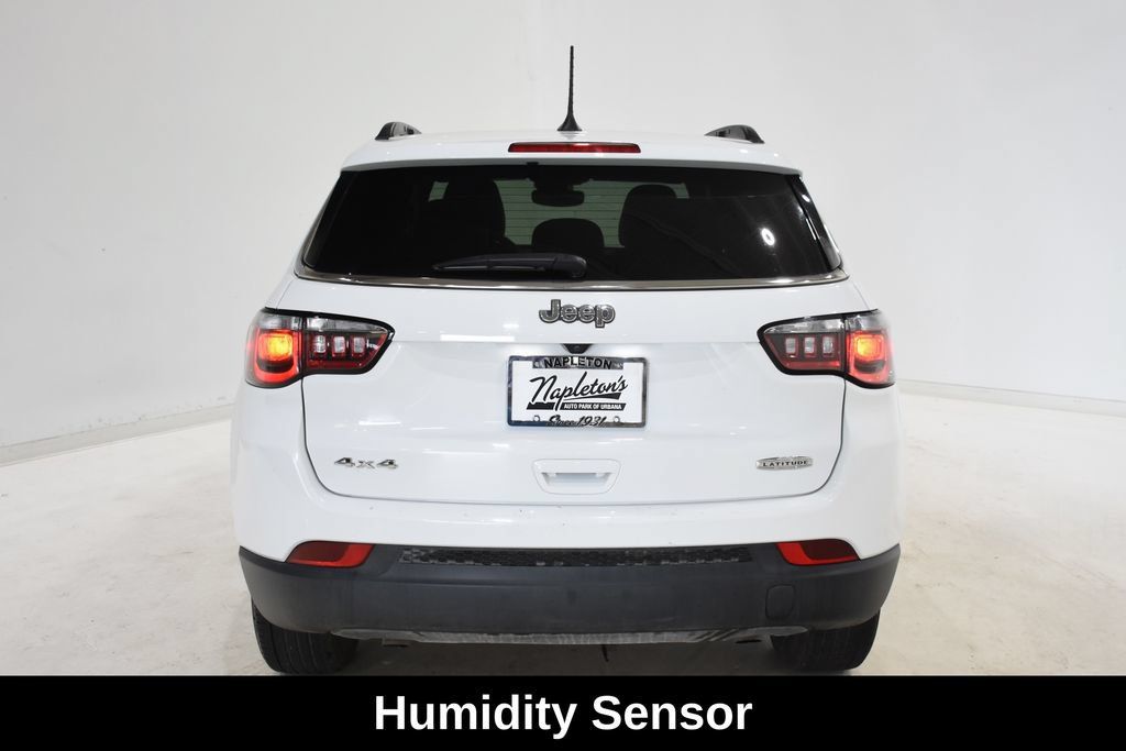Used 2025 Jeep Compass Latitude w/ Sun & Sound Group AWD/4WD image 5