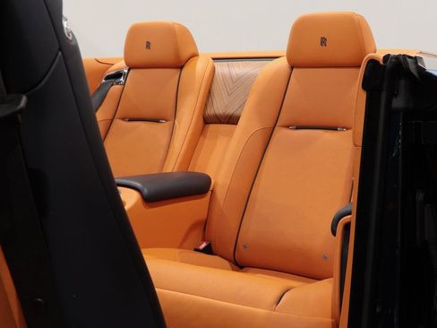 Used 2017 Rolls-Royce Dawn image 41
