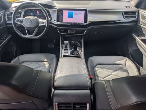 Used 2024 Volkswagen Atlas Cross Sport SE FWD image 16