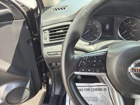 Used 2019 Nissan Rogue SV AWD/4WD image 17