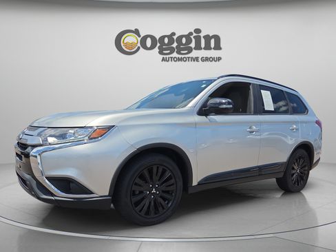 Used 2020 Mitsubishi Outlander SE FWD image 1