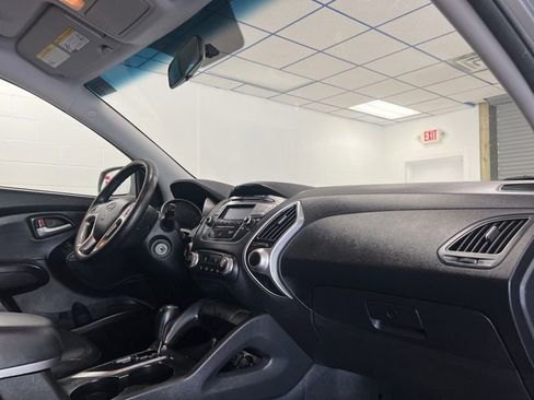 Used 2012 Hyundai Tucson GLS FWD image 12