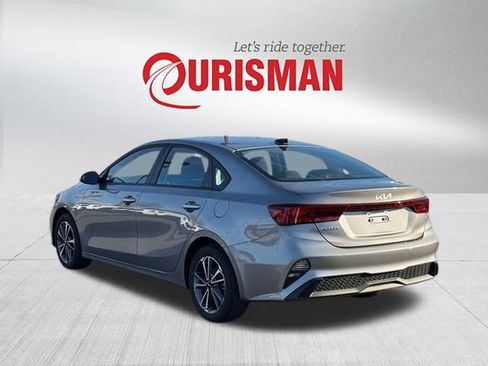 Used 2023 Kia Forte LXS w/ LXS Technology Package image 4