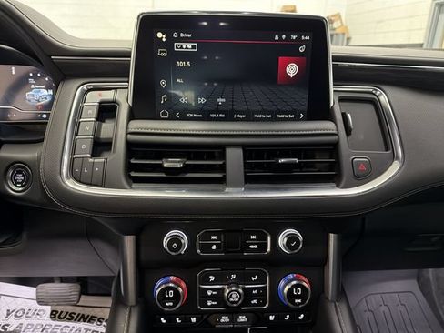 Used 2024 GMC Yukon SLT w/ SLT Luxury Package AWD/4WD image 16