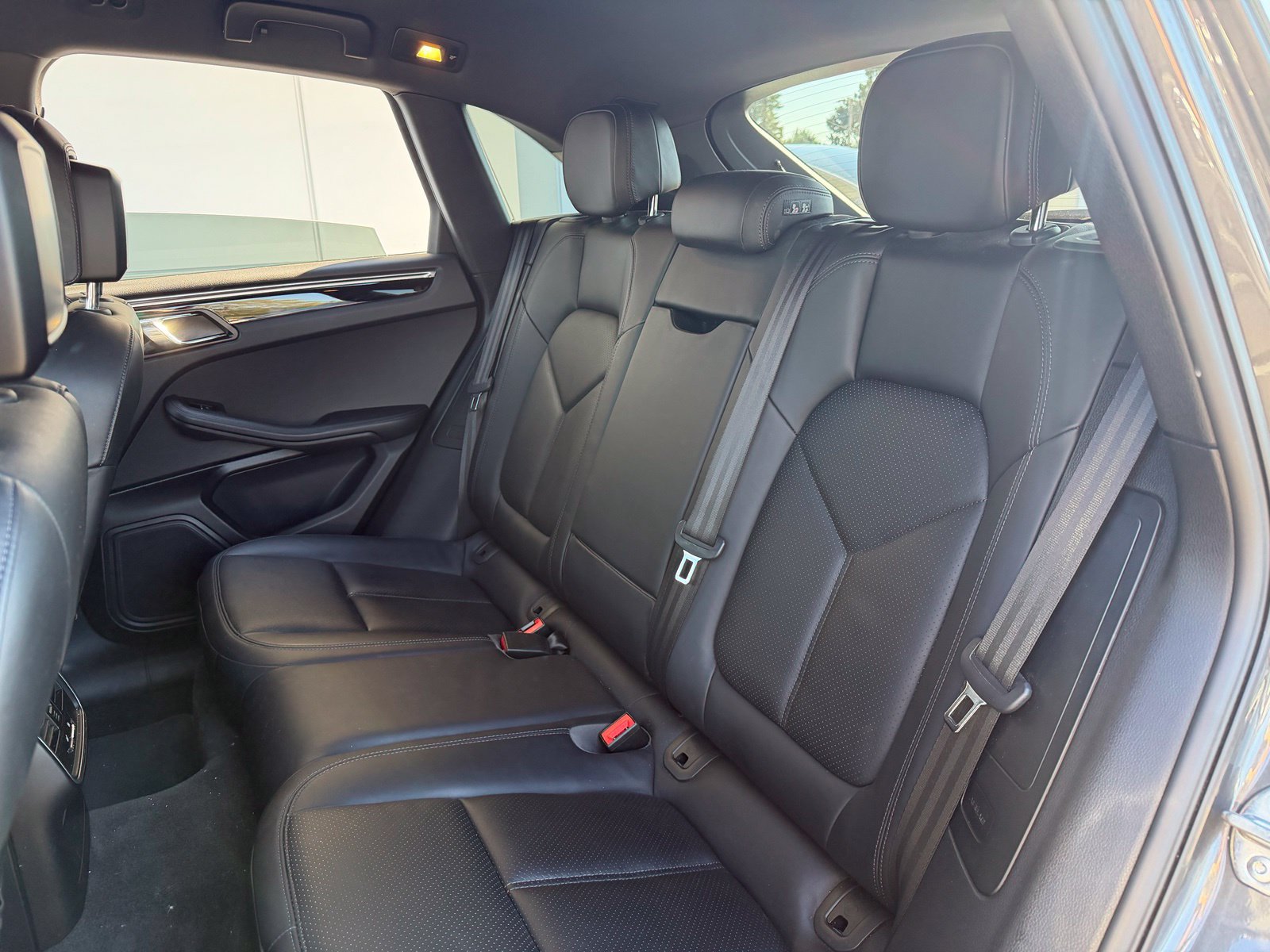 Used 2016 Porsche Macan S AWD/4WD image 14