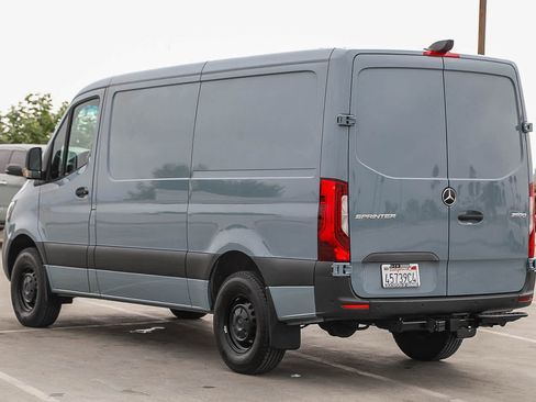 Used 2024 Mercedes-Benz Sprinter 2500 image 7