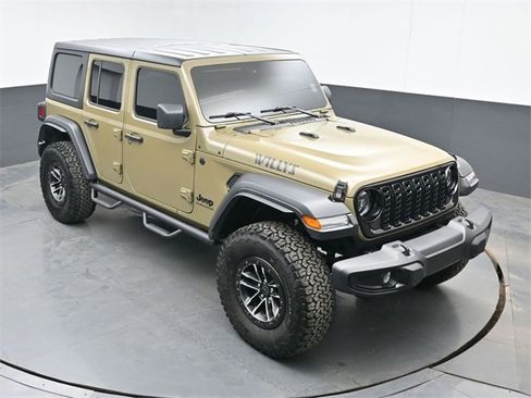Used 2025 Jeep Wrangler Willys image 32