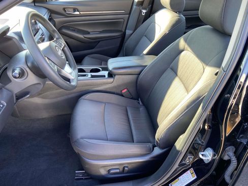 Used 2024 Nissan Altima 2.5 SV image 5