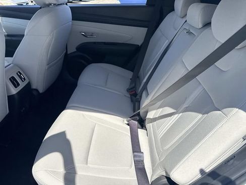 Used 2025 Hyundai Tucson SEL AWD/4WD image 16