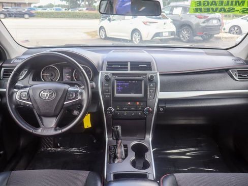 Used 2016 Toyota Camry SE FWD image 13