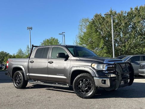 Used 2016 Toyota Tundra SR5 w/ SR5 Upgrade Package RWD image 1