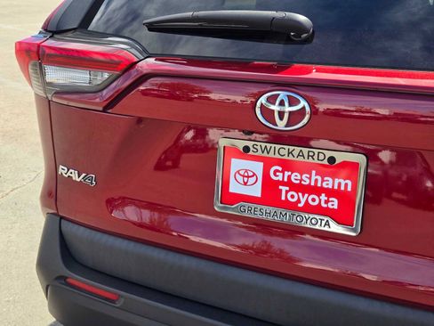 Used 2019 Toyota RAV4 LE w/ All Weather Liner Package FWD image 15
