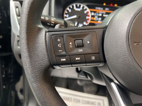 Used 2023 Nissan Rogue S image 23