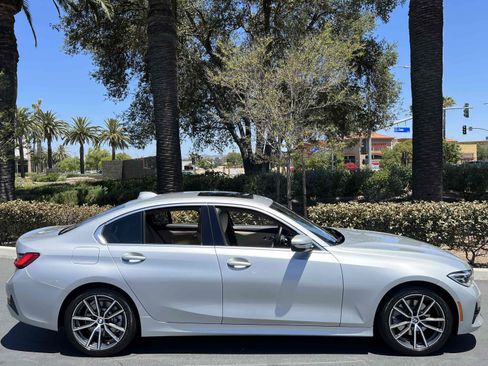 Used 2020 BMW 330i Sedan w/ Convenience Package RWD image 16