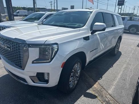 Certified 2024 GMC Yukon XL Denali Ultimate AWD/4WD image 8