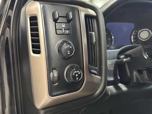 Used 2018 GMC Sierra 2500 Denali w/ Suspension Package, Off-Road AWD/4WD image 20