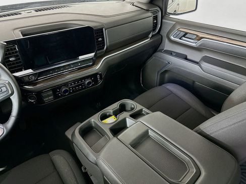 Used 2025 Chevrolet Silverado 1500 LT image 11