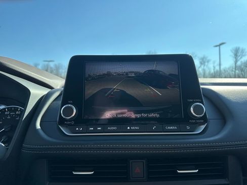 Used 2023 Nissan Rogue SV image 24